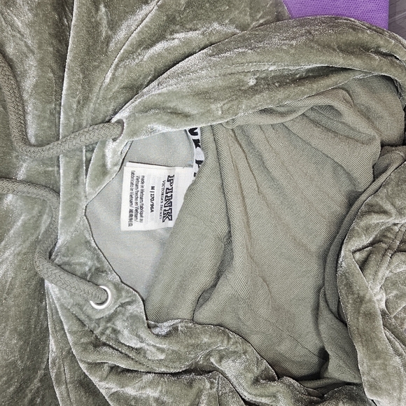 PINK Victoria's Secret Velvet Men's Sweater - Picture 4 of 4